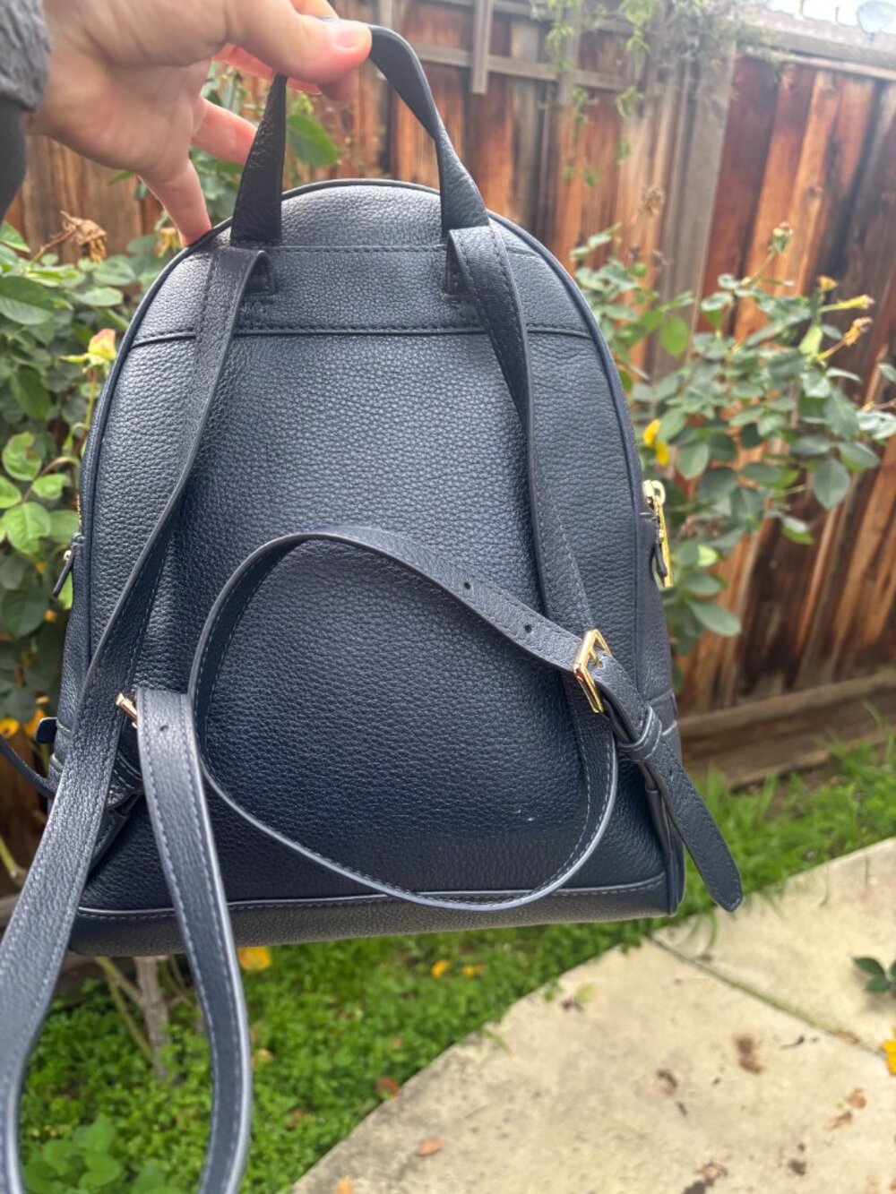 Authentic Michael kors leather backpack purse - Picture 4 of 8